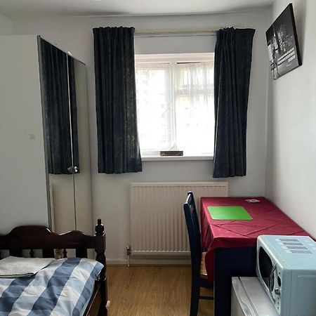Comfortable Single Bedroom With Free On Site Parking Кингстон на Темзе Экстерьер фото