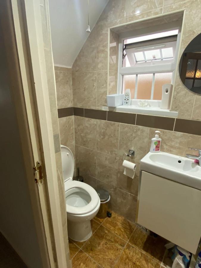 Comfortable Single Bedroom With Free On Site Parking Кингстон на Темзе Экстерьер фото