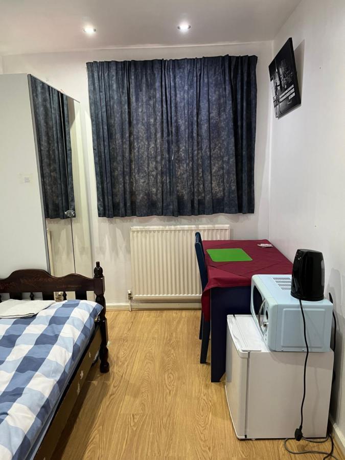 Comfortable Single Bedroom With Free On Site Parking Кингстон на Темзе Экстерьер фото